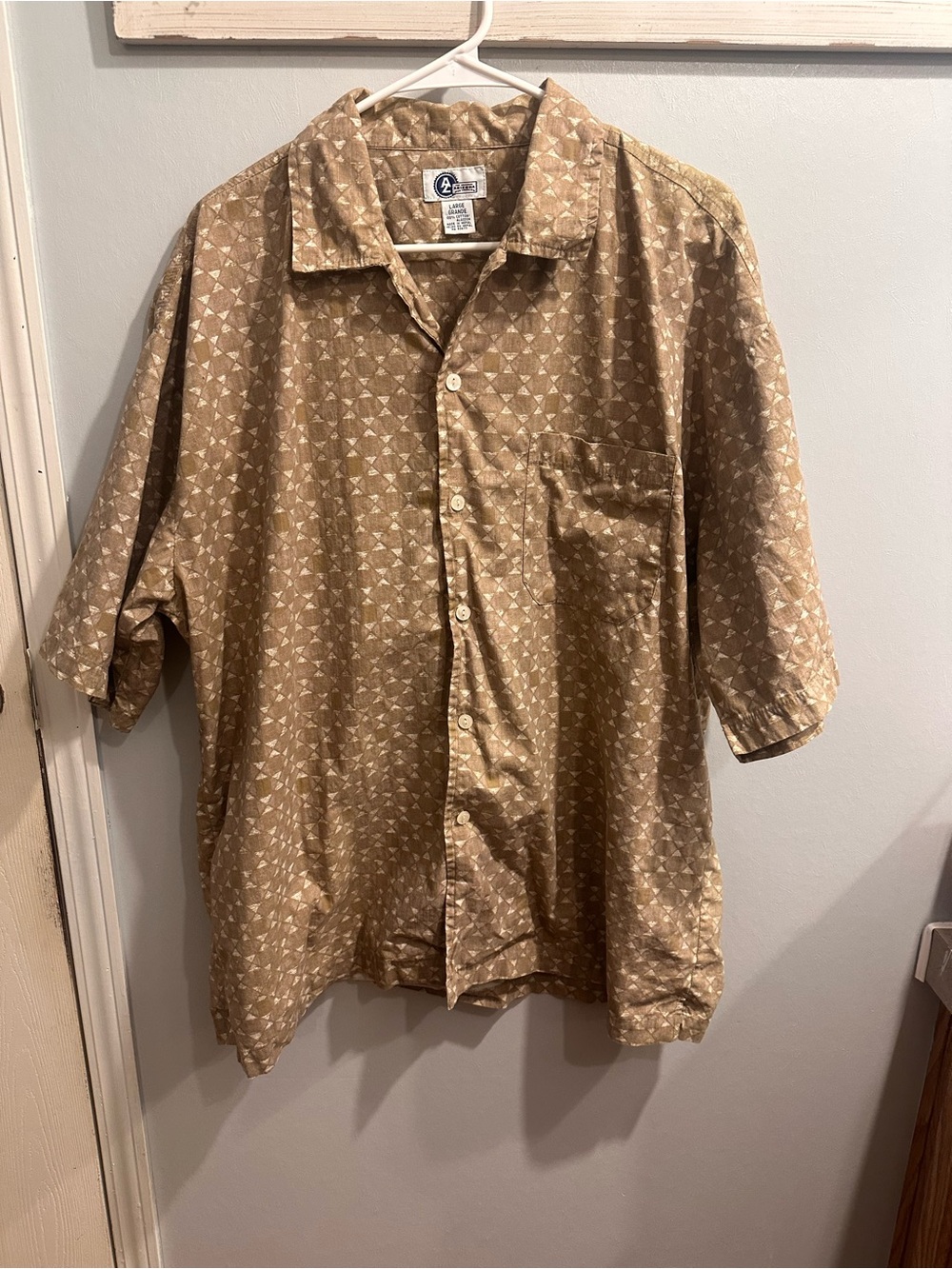 Arizona Jean Company Tan Geometric Short-Sleeve Button-Down Shirt
